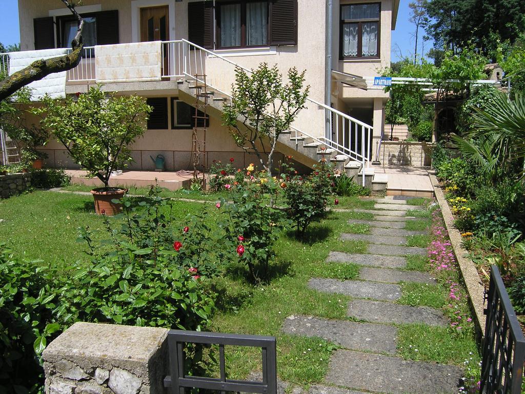 Apartments Ines Krk Town Bagian luar foto