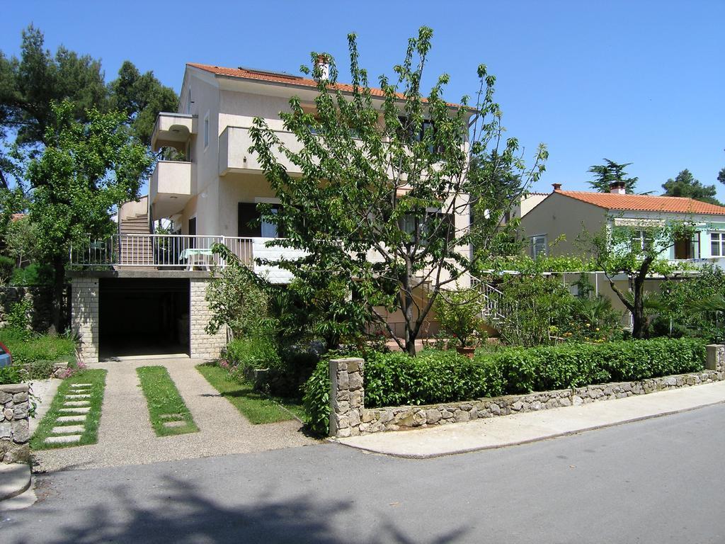 Apartments Ines Krk Town Bagian luar foto