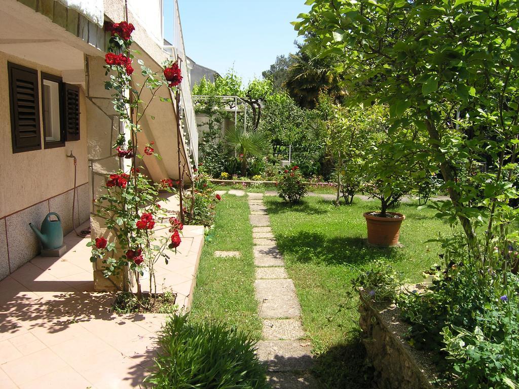 Apartments Ines Krk Town Bagian luar foto