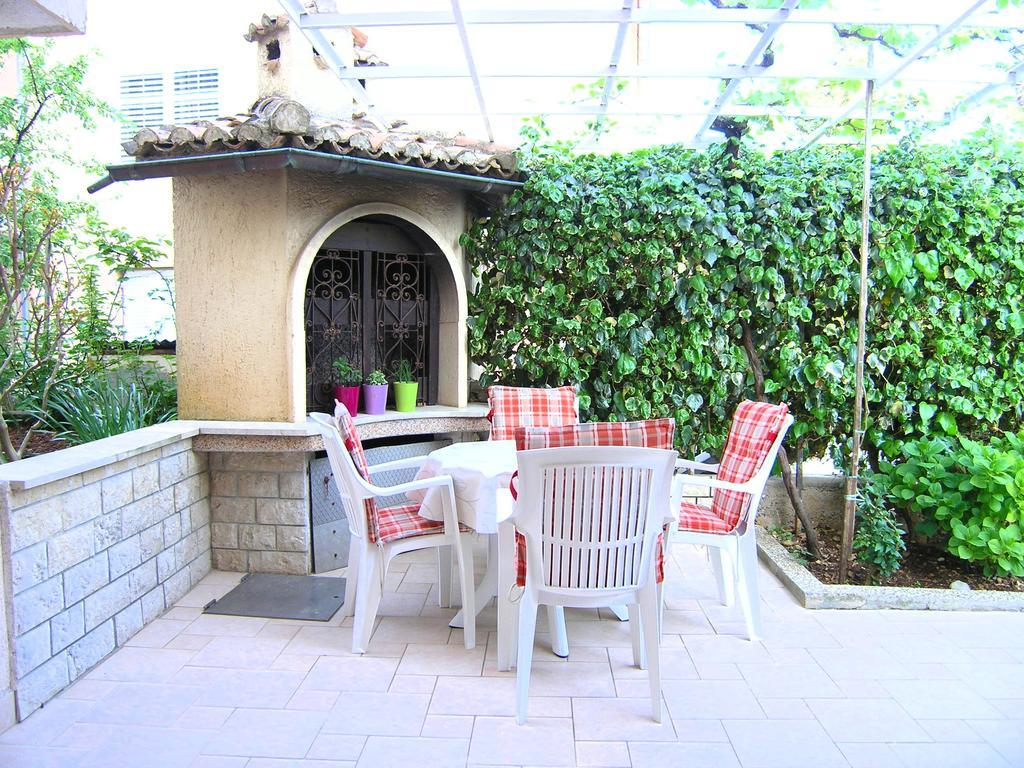 Apartments Ines Krk Town Bagian luar foto