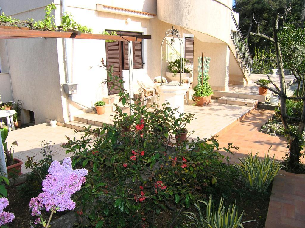 Apartments Ines Krk Town Bagian luar foto