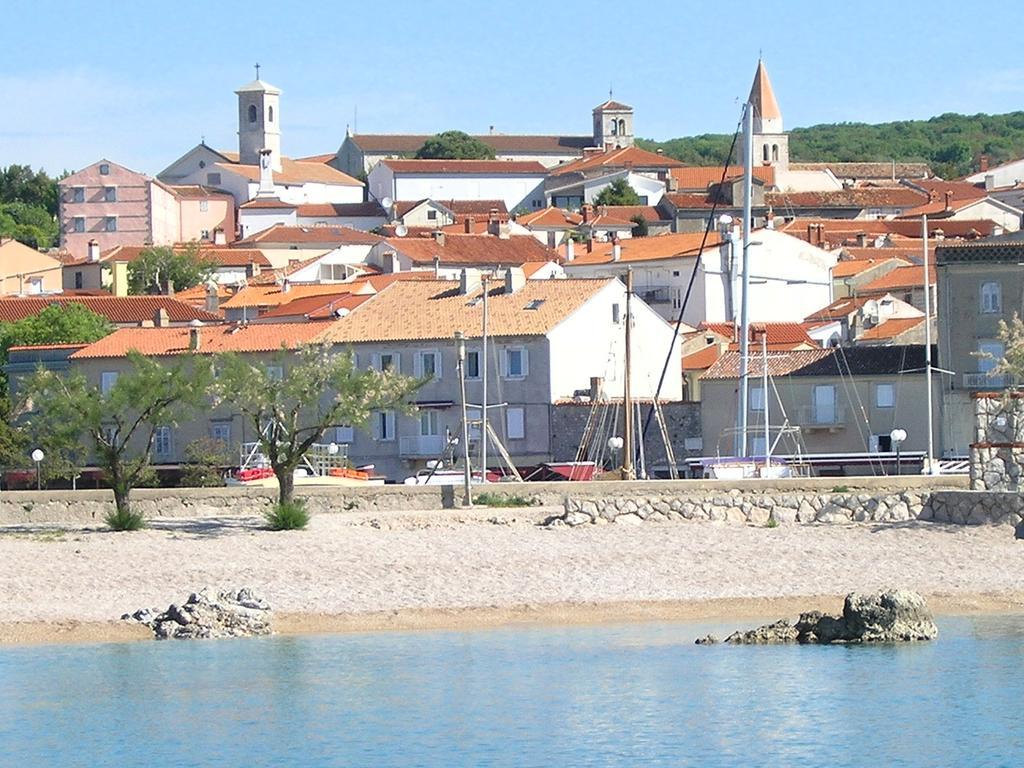 Apartments Ines Krk Town Bagian luar foto